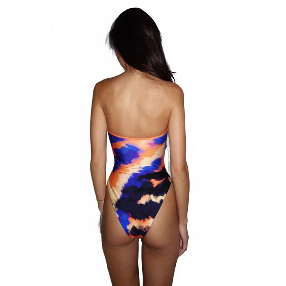 NEW RUNAWAY THE LABEL malakai one-piece in saber print - Picture 2 of 3